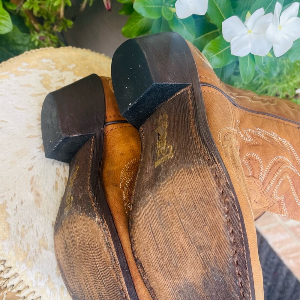 Laredo Tan Embroidered Western Heeled Boots - Picture 11 of 13